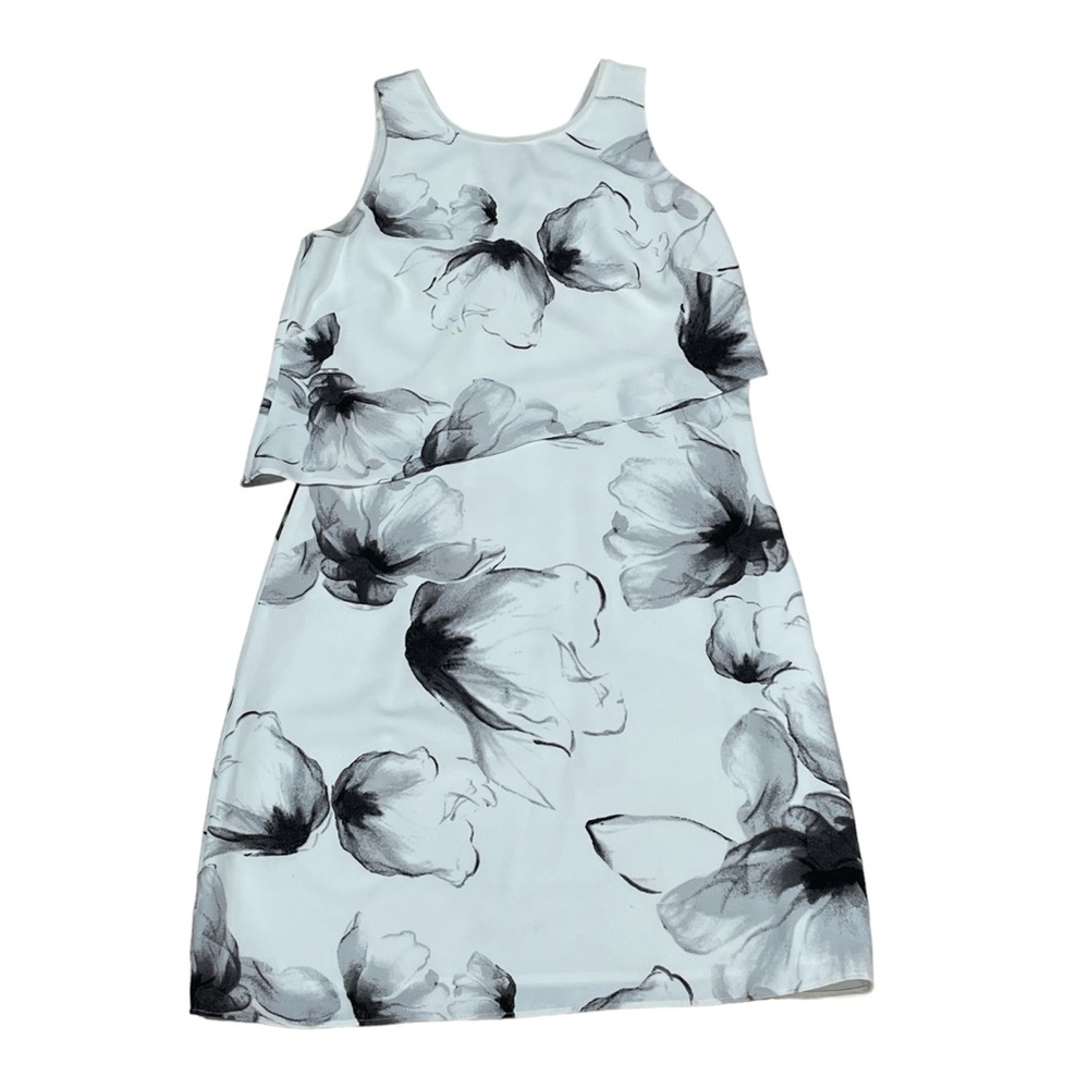 Stunning White House Black Market Dress